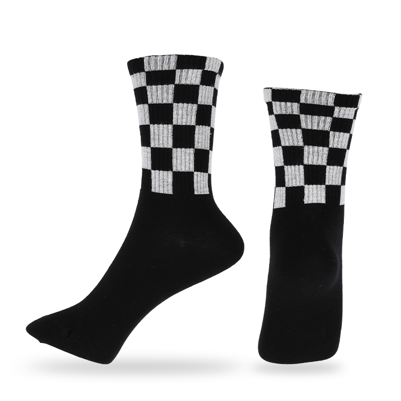Customized logo accept ladies plaid patterned basketball camping jogging boxing tennis baseball golf and mountaineering sports quarter socks crew socks