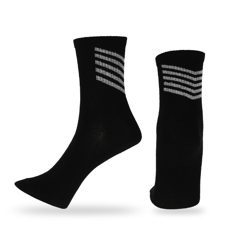 Wholesale or custom men classic basketball camping jogging boxing tennis baseball golf and mountaineering sports quarter socks with stripes on the backside