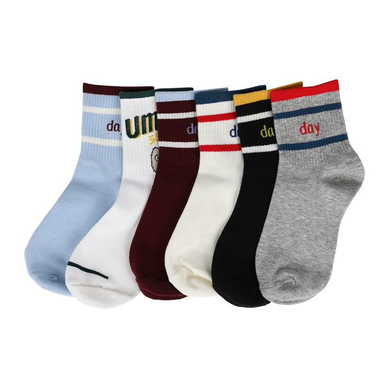Unisex classic striped and letters designed quarter sports socks