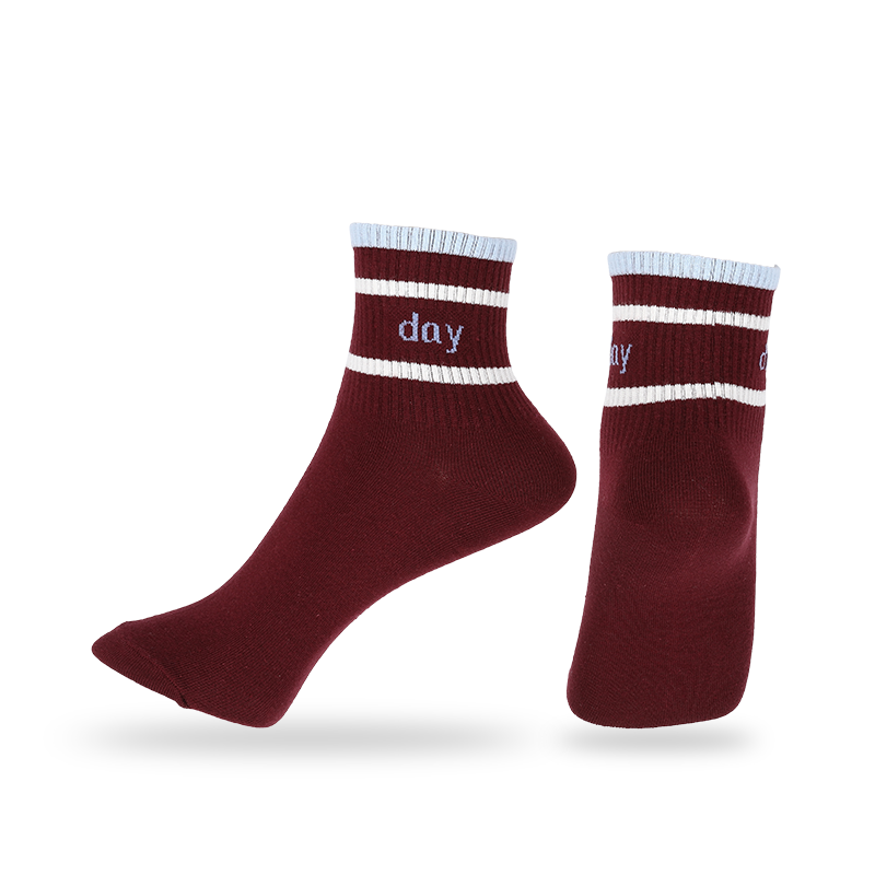 Unisex classic striped and letters designed quarter sports socks