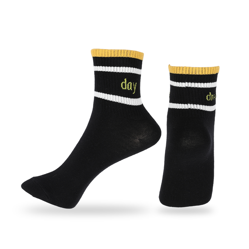 Unisex classic striped and letters designed quarter sports socks