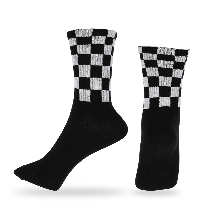 Customized logo accept ladies plaid patterned basketball camping jogging boxing tennis baseball golf and mountaineering sports quarter socks crew socks