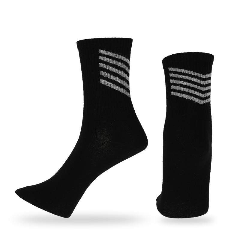 Wholesale or custom men classic basketball camping jogging boxing tennis baseball golf and mountaineering sports quarter socks with stripes on the backside