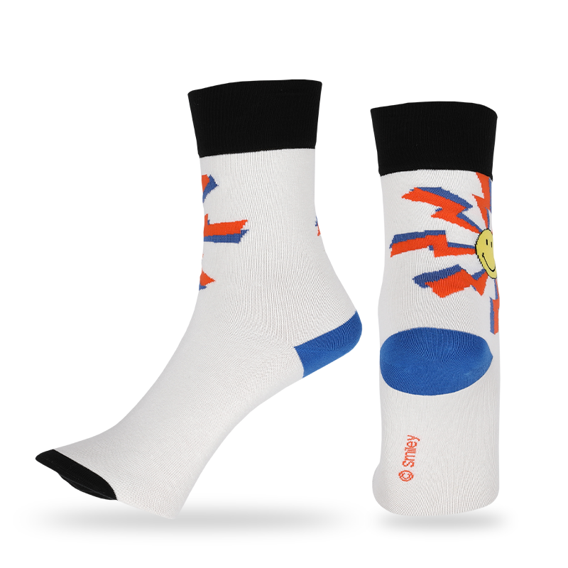 Men fashion smiley emoji faces pattern quarter casual socks ,which are made with high quality cotton,so socks are soft,comfortable,durable,breathable and warm.