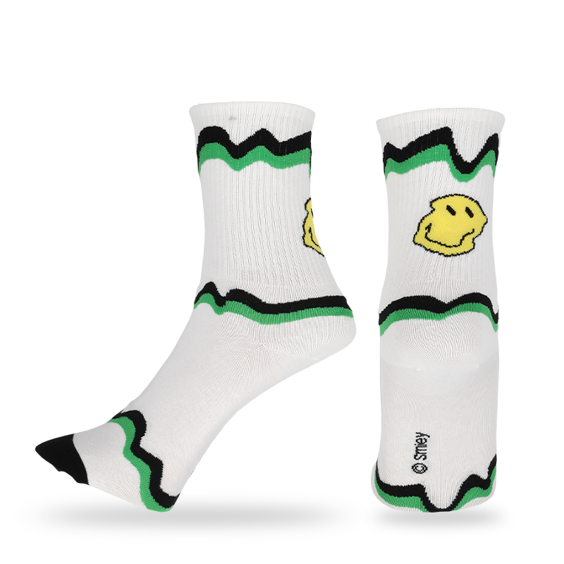 Men fashion smiley emoji faces pattern quarter casual socks ,which are made with high quality cotton,so socks are soft,comfortable,durable,breathable and warm.