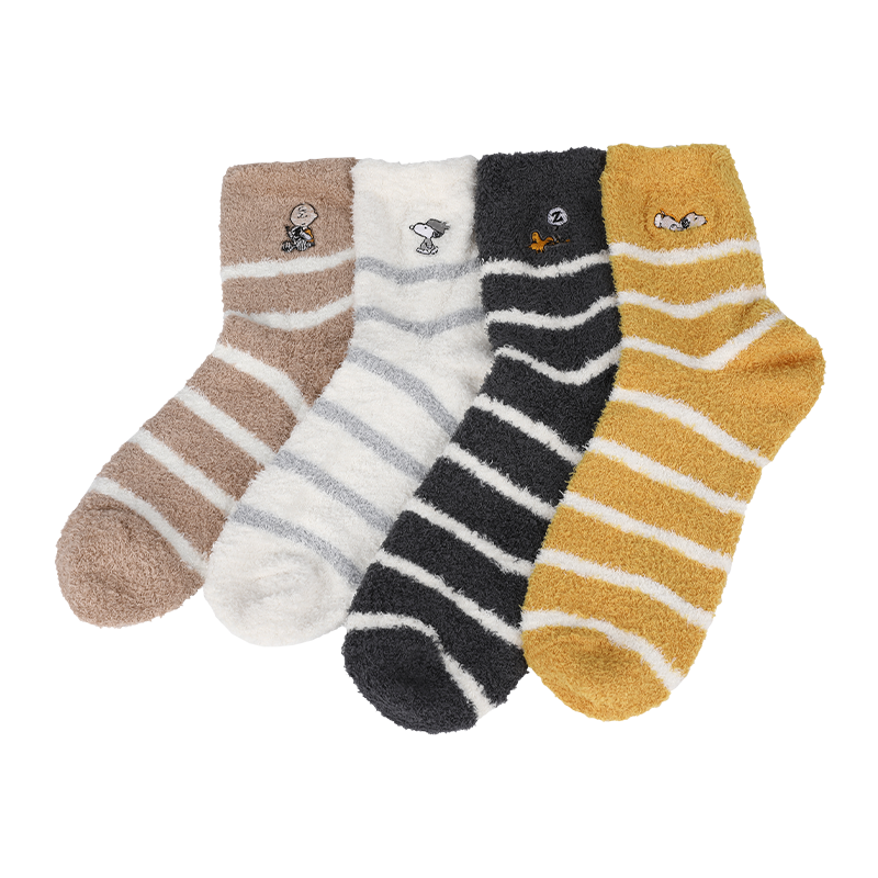 Customized logo accept featheryarn fuzzy low-gauge winter thermal warm fuzzy indoor floor socks with embroidery